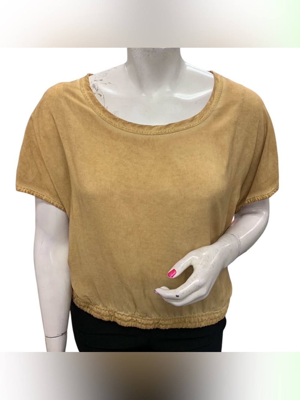 Jane and Delancey Short Sleeve Elastic-Hem Top in Mustard Size L